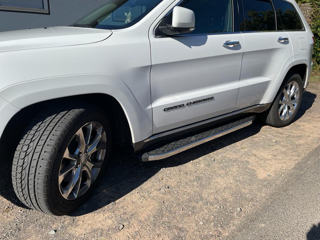 Trittbretter am Grand Cherokee Summit